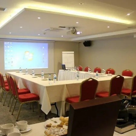 Yali Park 4*