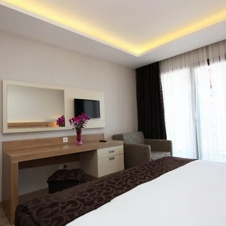 Yali Park Hotel 4*